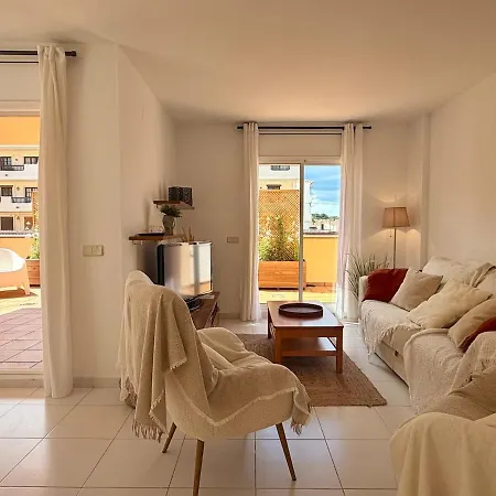 Apartment Cozy With Large Beachfront Terrace