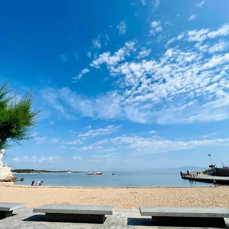 Cozy With Large Beachfront Terrace * L' Escala