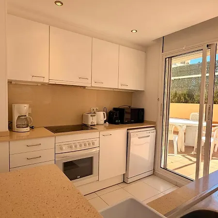 Cozy With Large Beachfront Terrace * L' Escala